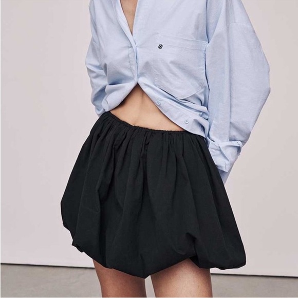 DISSH Dresses & Skirts - DISSH Mini Black Skirt Ruffled Elastic Waist Size 2-4